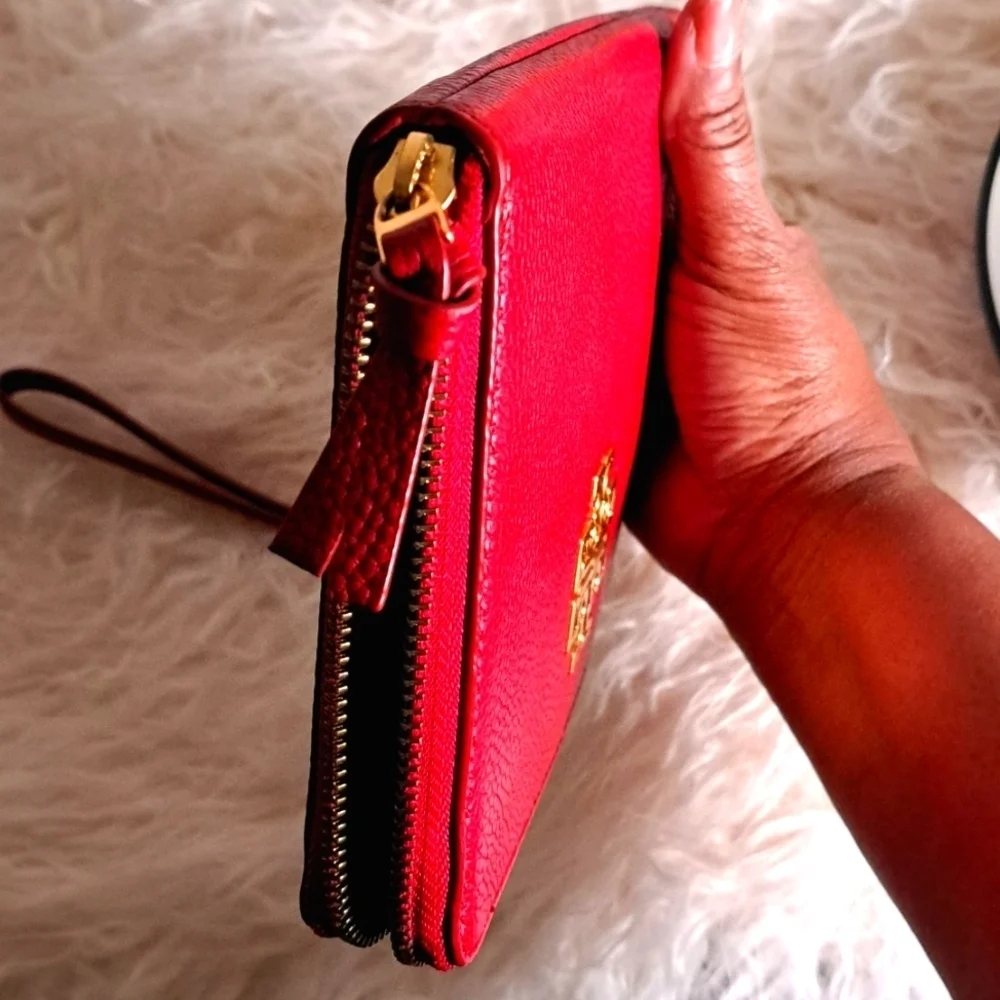 Tory Burch Britten Wristlet Large Zip Pouch